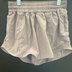 Lululemon Hotty Hot Short 4" in Light Purple